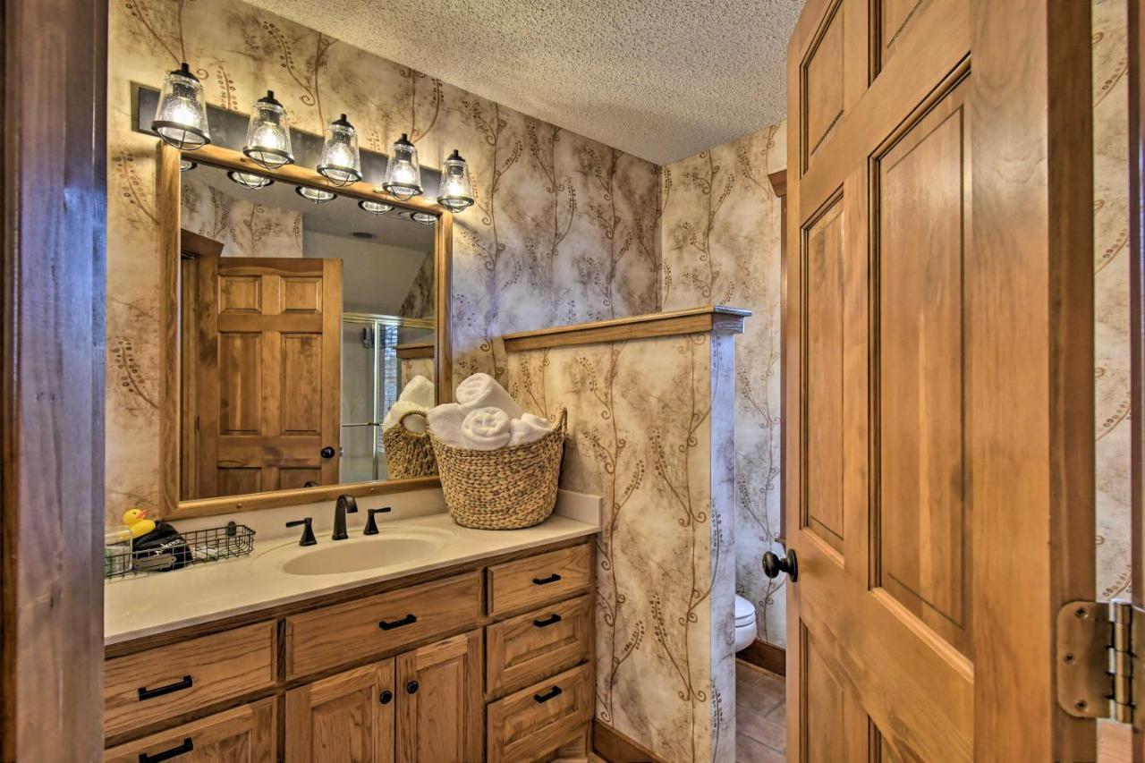 Hilltop Hot Springs Log Cabin With Hot Tub And Grill! Bagian luar foto